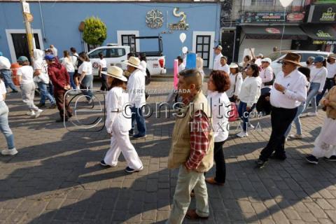 Se manifiestan por La Paz vecinos de Calpulalpan imagen 10