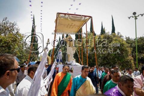 Realizan procesión en Tepeyanco por Domingo de resurrección imagen 11