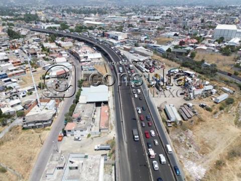 Carga pesada de tráfico a la altura de la vía corta en Santa Ana Chiautempan imagen 5
