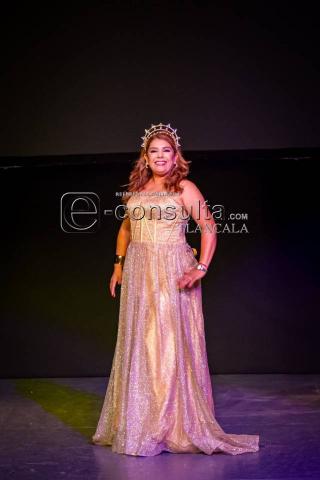 Nadia Rendón González coronada como ganadora de la final estatal del certamen SMI imagen 5