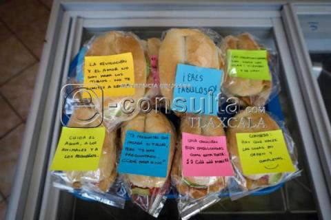 Venden tortas con mensajes motivadores en Tlaxcala imagen 1