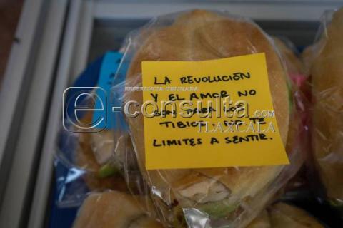 Venden tortas con mensajes motivadores en Tlaxcala imagen 6