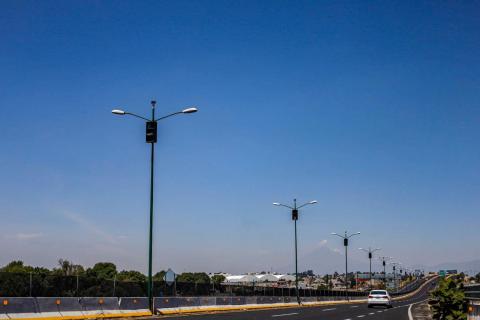 Vandalizada luminaria en libramiento de Tlaxcala a la altura de Santa Ana Chiautempan imagen 2