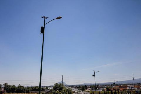 Vandalizada luminaria en libramiento de Tlaxcala a la altura de Santa Ana Chiautempan imagen 6