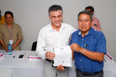 Recibe Alfonso Sánchez García constancia de mayoría como presidente municipal de Tlaxcala imagen 4