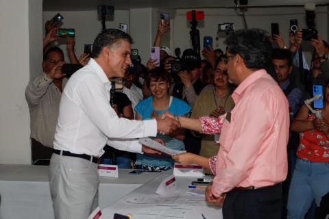 Recibe Alfonso Sánchez García constancia de mayoría como presidente municipal de Tlaxcala imagen 3
