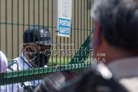 Pacientes y familiares de hemodiálisis protestan a favor de servicios de calidad imagen 12