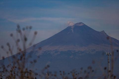 Cielo despejado permite apreciar al volcán Popocatépetl imagen 7