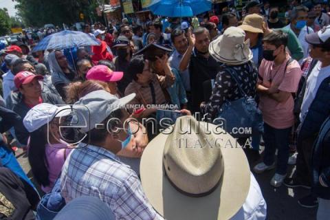 Pacientes y familiares de hemodiálisis protestan a favor de servicios de calidad imagen 4
