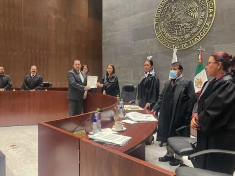 Poder Judicial entrega nombramiento a Zeus Sánchez como Juez Municipal de Tlaxcala Capital imagen 1