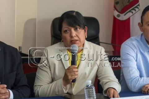 Firma de convenio entre la IAIP y la UPET imagen 6
