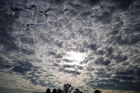 Amanece Tlaxcala con un cielo “aborregado” imagen 1