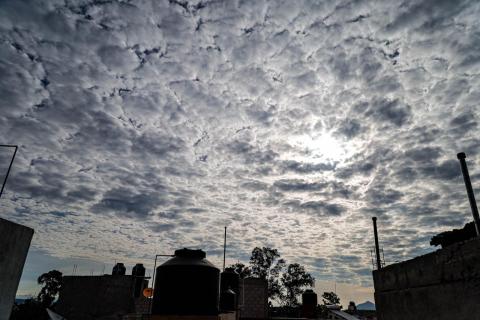 Amanece Tlaxcala con un cielo “aborregado” imagen 4