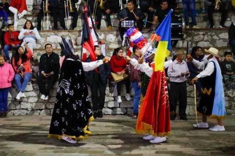 Se presenta danza de Moros y Cristianos en San Juan Totolac imagen 9