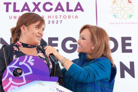 Con entrega de viviendas, se transforman historias de vida en Tlaxcala: Gobernadora imagen 8