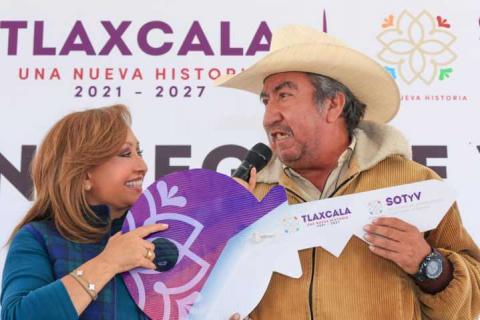Con entrega de viviendas, se transforman historias de vida en Tlaxcala: Gobernadora imagen 4