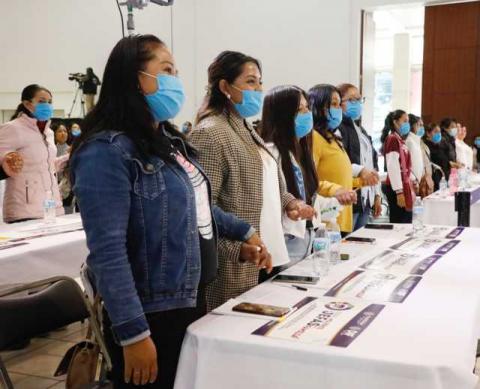 Entregan Gobierno y SEDIF paquetes de emprendimiento a mujeres jefas de familia imagen 2