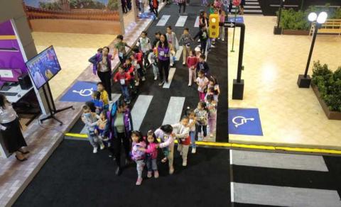 Inicia SEDIF curso de verano “La ciudad de las y los niños” en el centro de convenciones imagen 4