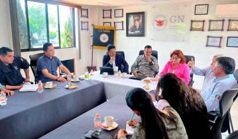 Se reúne titular de la SEGOB con transportistas pertenecientes a la Amotac imagen 1
