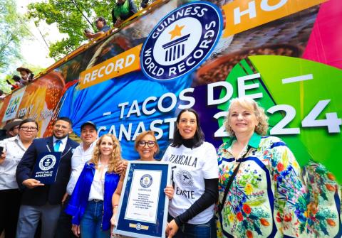 Tlaxcala logra segundo récord guinness por la mayor variedad de tacos de canasta imagen 4