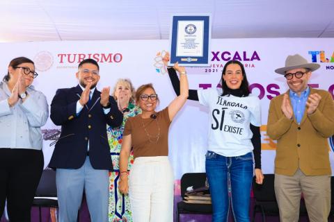 Tlaxcala logra segundo récord guinness por la mayor variedad de tacos de canasta imagen 8