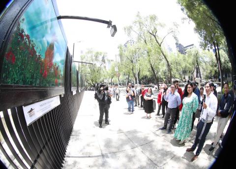 Inauguran en el Senado exposición fotográfica sobre héroes, heroínas, dioses y diosas de Tlaxcala imagen 4