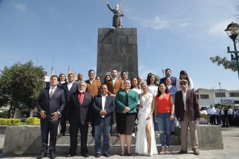 Inician fiestas patrias en Chiautempan, Blanca Angulo encabeza colocación de bandos imagen 5