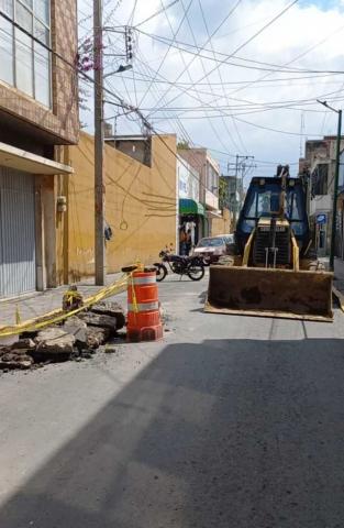 Reparan socavón en centro de Santa Ana, permanecerá cerrada la vialidad tres días imagen 4