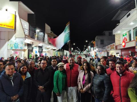 Realiza Valentín Meléndez el encendido de luminarias alusivas a las fiestas patrias imagen 3