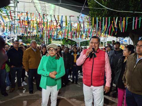 Realiza Valentín Meléndez el encendido de luminarias alusivas a las fiestas patrias imagen 1