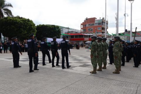 Ceremonia de incineración de bandera en San Pablo del Monte imagen 7