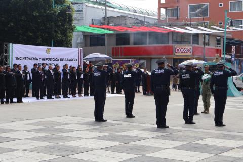 Ceremonia de incineración de bandera en San Pablo del Monte imagen 3