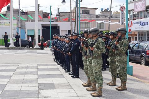 Ceremonia de incineración de bandera en San Pablo del Monte imagen 1