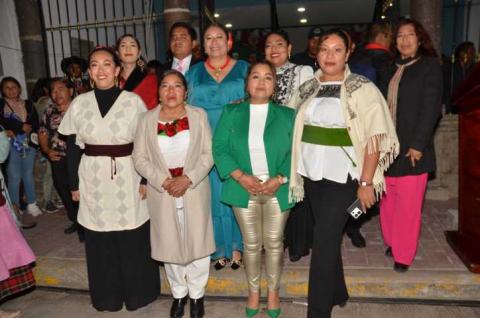 Rocío Meléndez primera mujer en dar el grito de Independencia en Tlaltelulco imagen 1