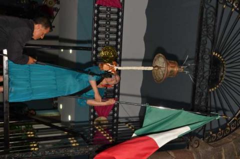 Rocío Meléndez primera mujer en dar el grito de Independencia en Tlaltelulco imagen 3