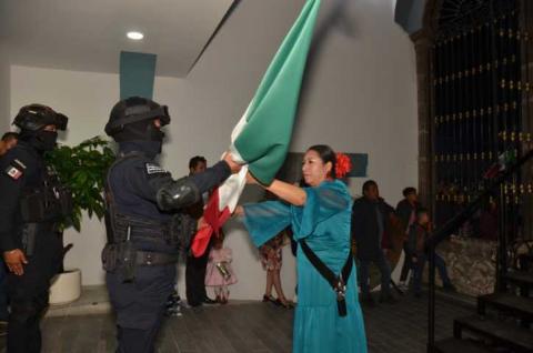 Rocío Meléndez primera mujer en dar el grito de Independencia en Tlaltelulco imagen 5