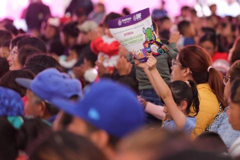 Entregan Gobernadora y SEDIF becas del programa de educación inicial y preescolar imagen 7