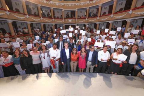 Entrega Gobernadora constancias a comunidades indígenas y afromexicanas imagen 1