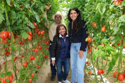 El campo vive su mejor momento: Gobernadora; entrega apoyos a productores imagen 1