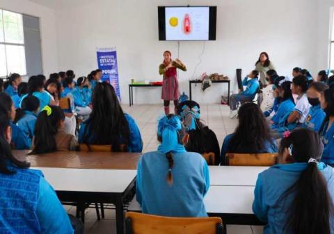 Inicia IEM talleres de salud menstrual en Mazatecochco imagen 2