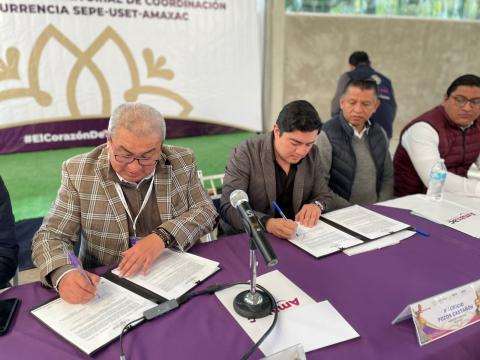 Fortalecen Educación en Amaxac; signan convenio Mau Castañón y Homero Meneses imagen 5