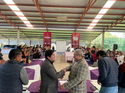Fortalecen Educación en Amaxac; signan convenio Mau Castañón y Homero Meneses imagen 1
