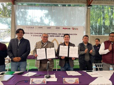 Fortalecen Educación en Amaxac; signan convenio Mau Castañón y Homero Meneses imagen 3