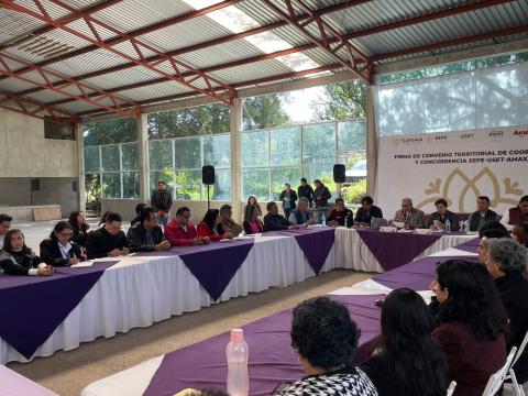 Fortalecen Educación en Amaxac; signan convenio Mau Castañón y Homero Meneses imagen 2
