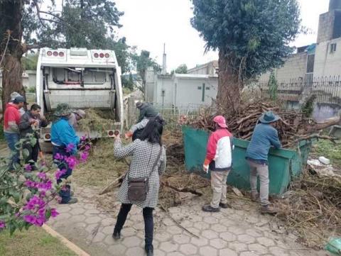 Realizan trabajos de limpieza y mantenimiento a panteón municipal de Chiautempan imagen 4