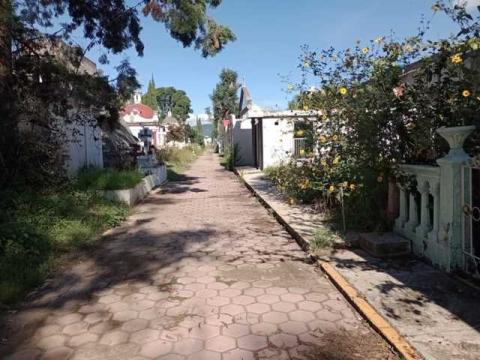 Realizan trabajos de limpieza y mantenimiento a panteón municipal de Chiautempan imagen 5