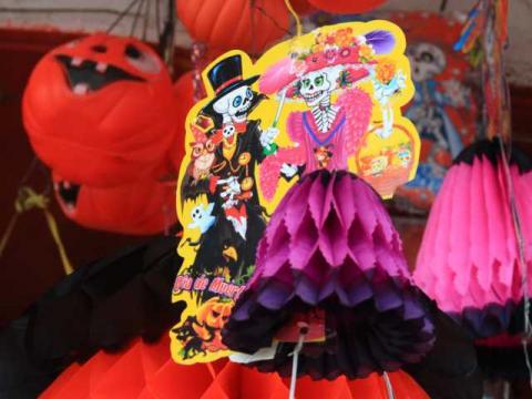 Comerciantes de Chiautempan listos para Día de Muertos imagen 4
