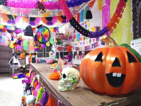 Comerciantes de Chiautempan listos para Día de Muertos imagen 1