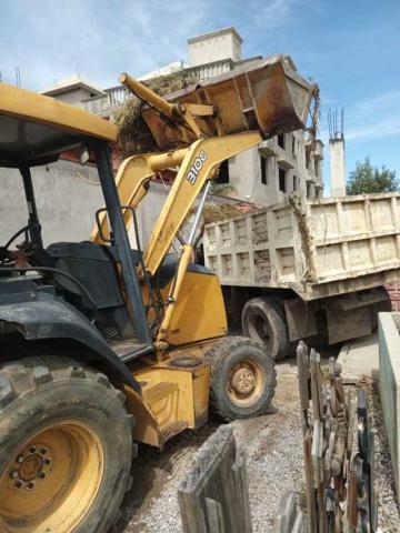Realizan faenas en panteón municipal funcionarios de La Magdalena Tlalteulco imagen 5