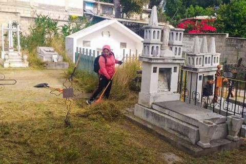 Garantiza Ayuntamiento de Tlaxcala de Xicohténcatl panteones limpios y accesibles para celebración de Día de Muertos imagen 5